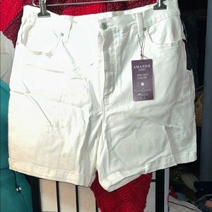 Gloria Vanderbilt White Amanda Short Classic Rise Jean Shorts size 16NWT